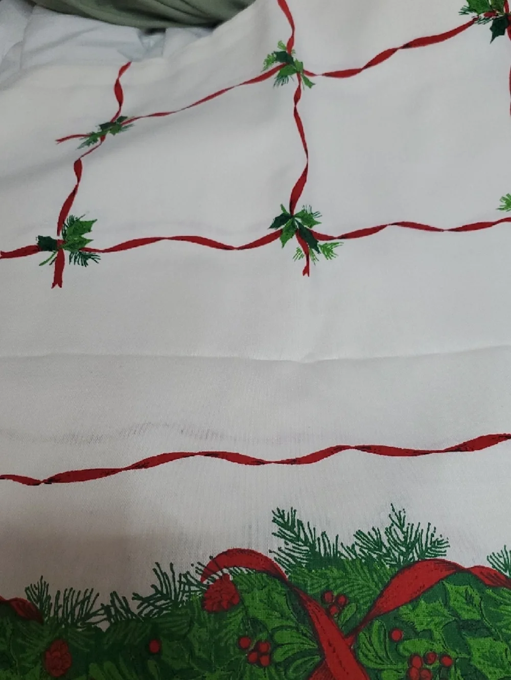 Festive Holiday Table Cloth with Red Ribbon & Green Holly Accents 12 Napkins